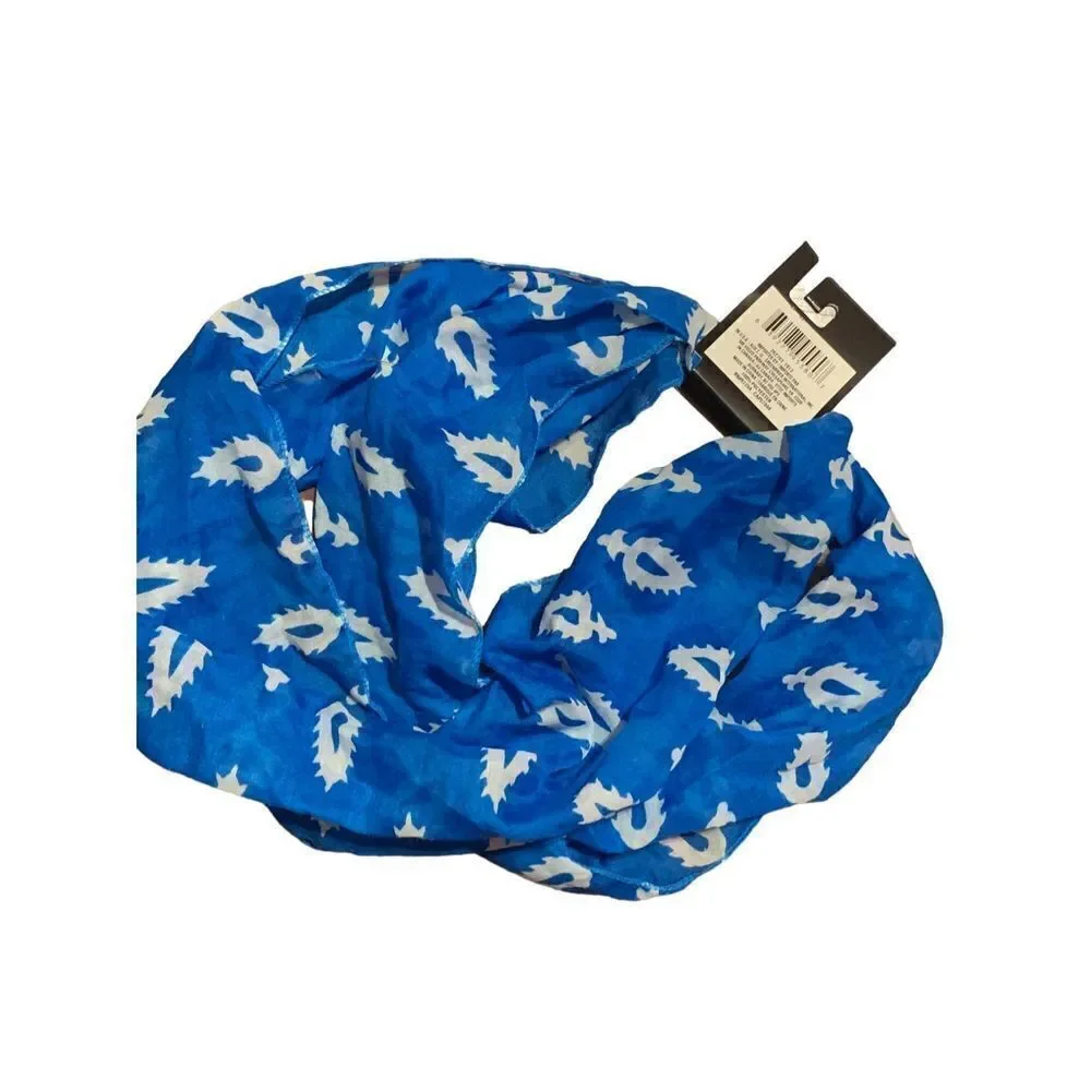 New with‎ tags Beautiful blue and white scarf